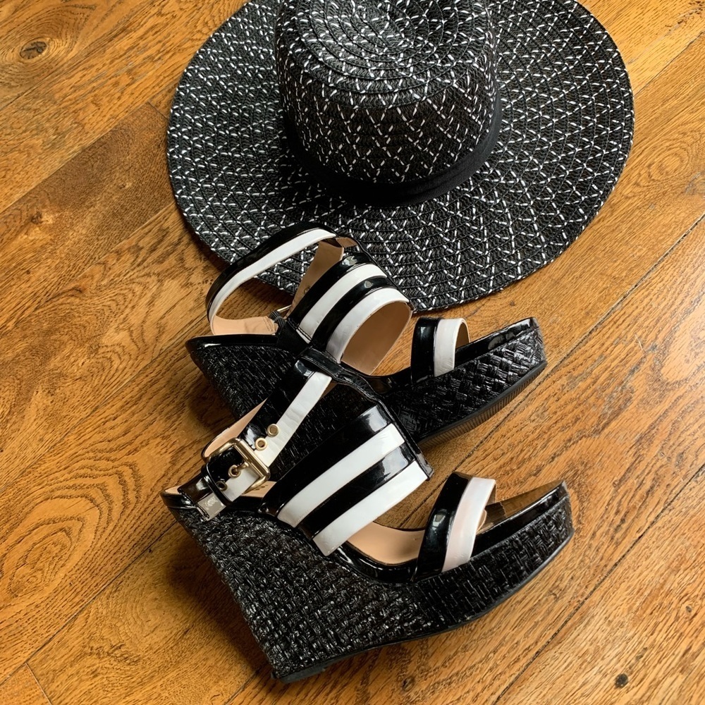 9&Co. Black White Striped Wedge‎ Sandals